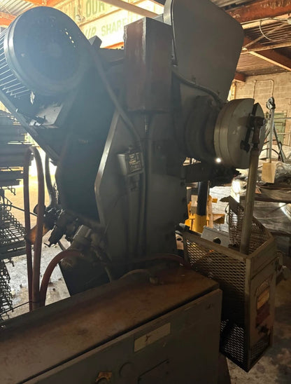 27 ton south bend press with fed