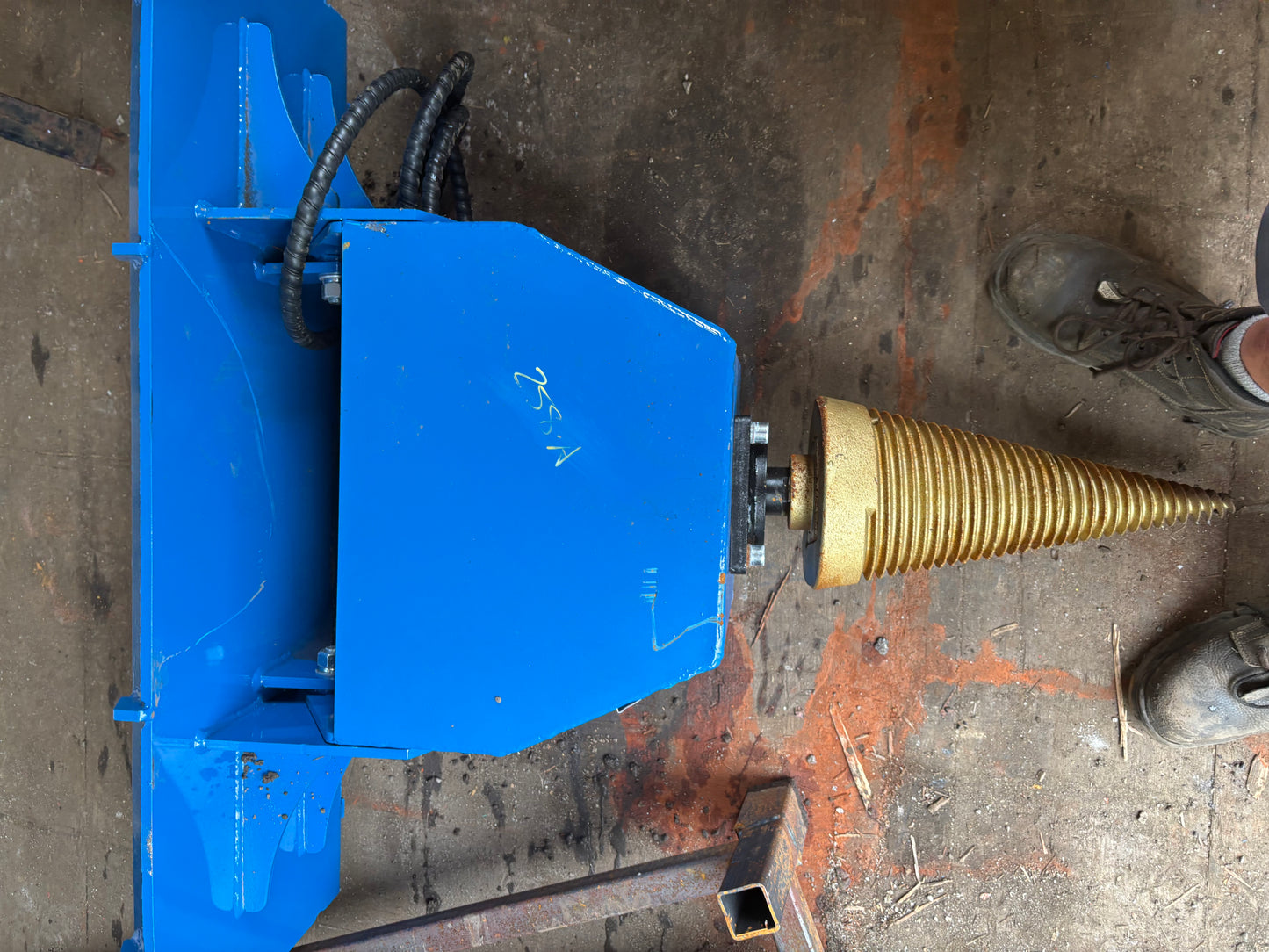Skid steer log splitter
