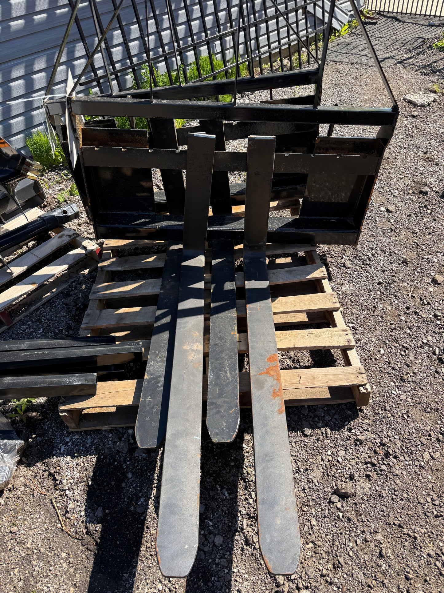 Pallet Forks for Skid Steer