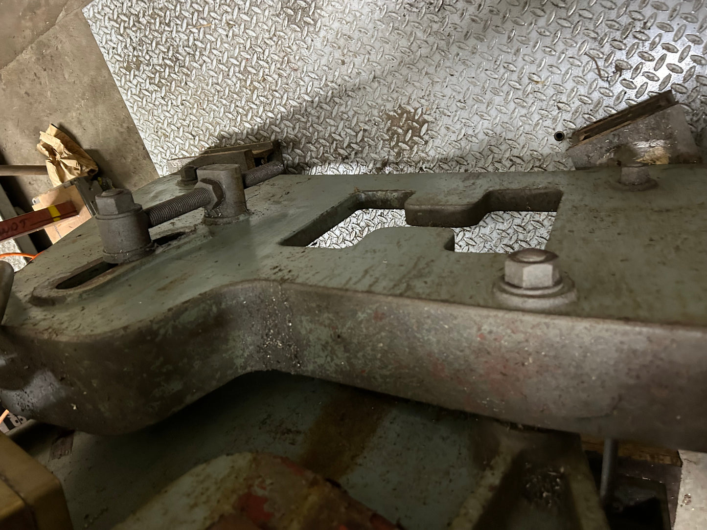 Pair of cast iron legs