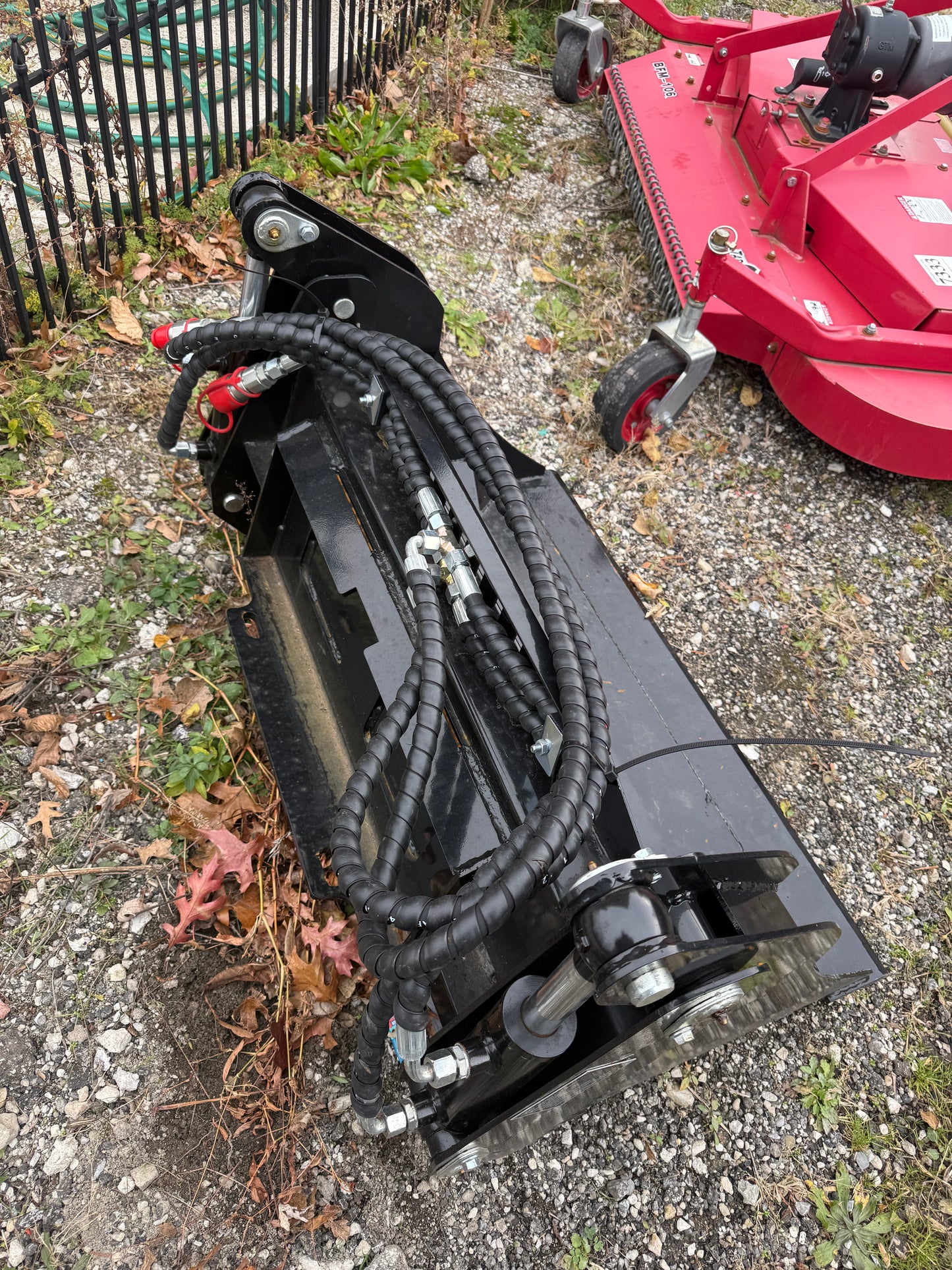 Mini skid steer 4 in 1 bucket