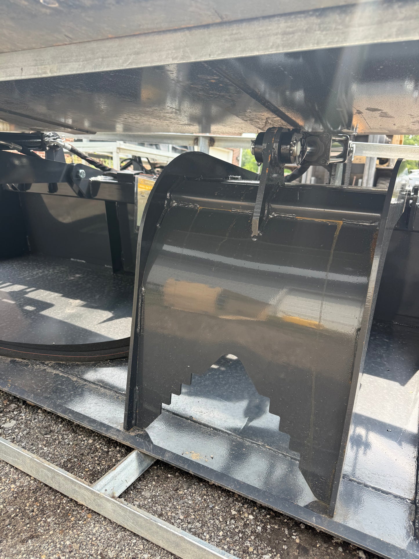 72” Wolverine Grapple Bucket for Skid Steer / Tractor