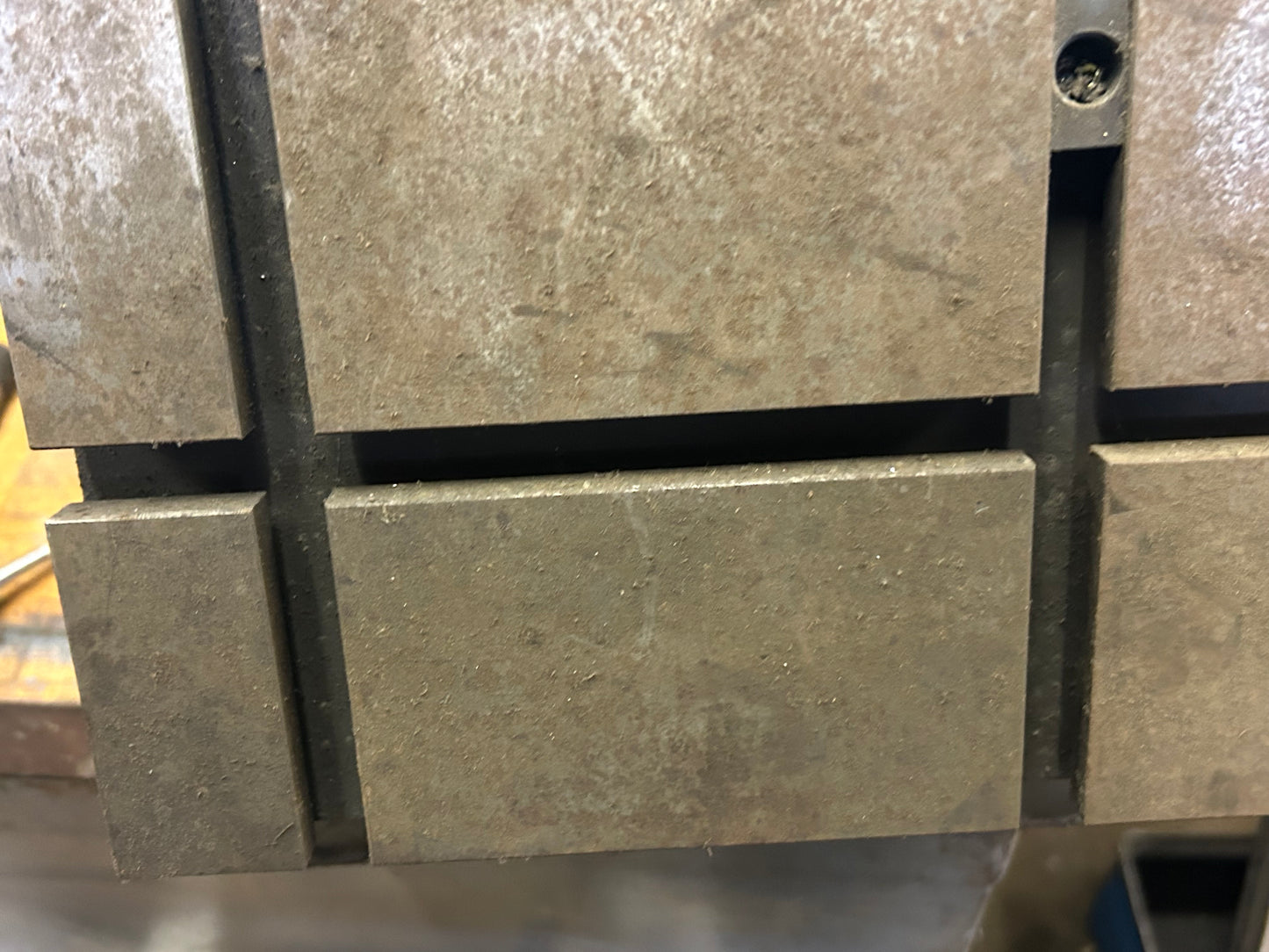 Angle block for mill