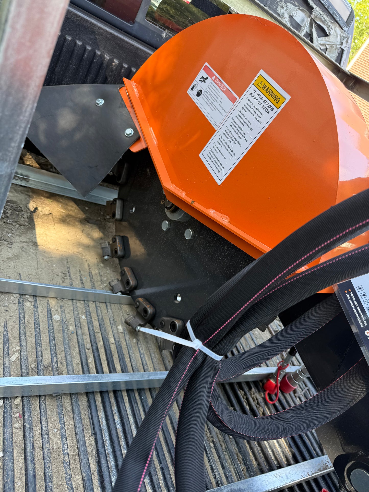 Wolverine Heavy Duty Hydraulic Stump Grinder for Skid Steer / Tractor