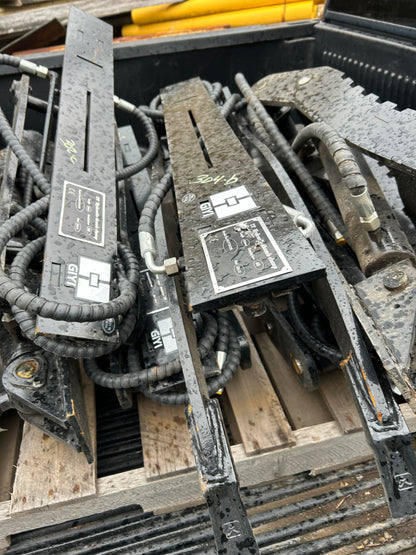 3 and 7 ton thumbs