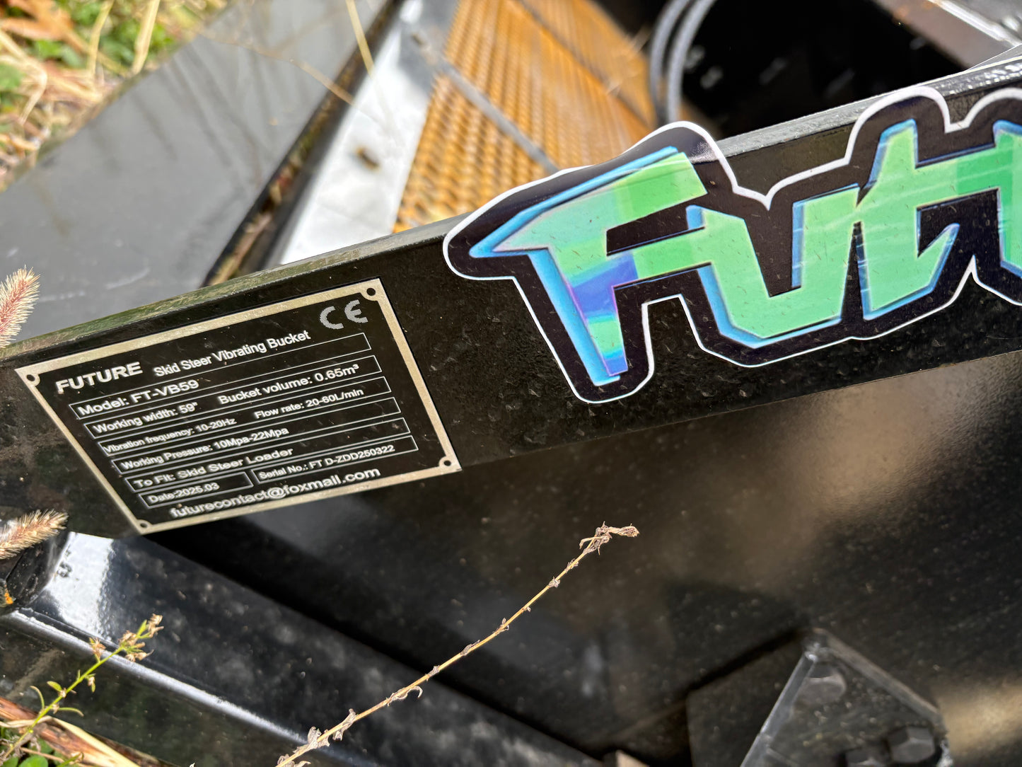 Hydraulic sifter bucket