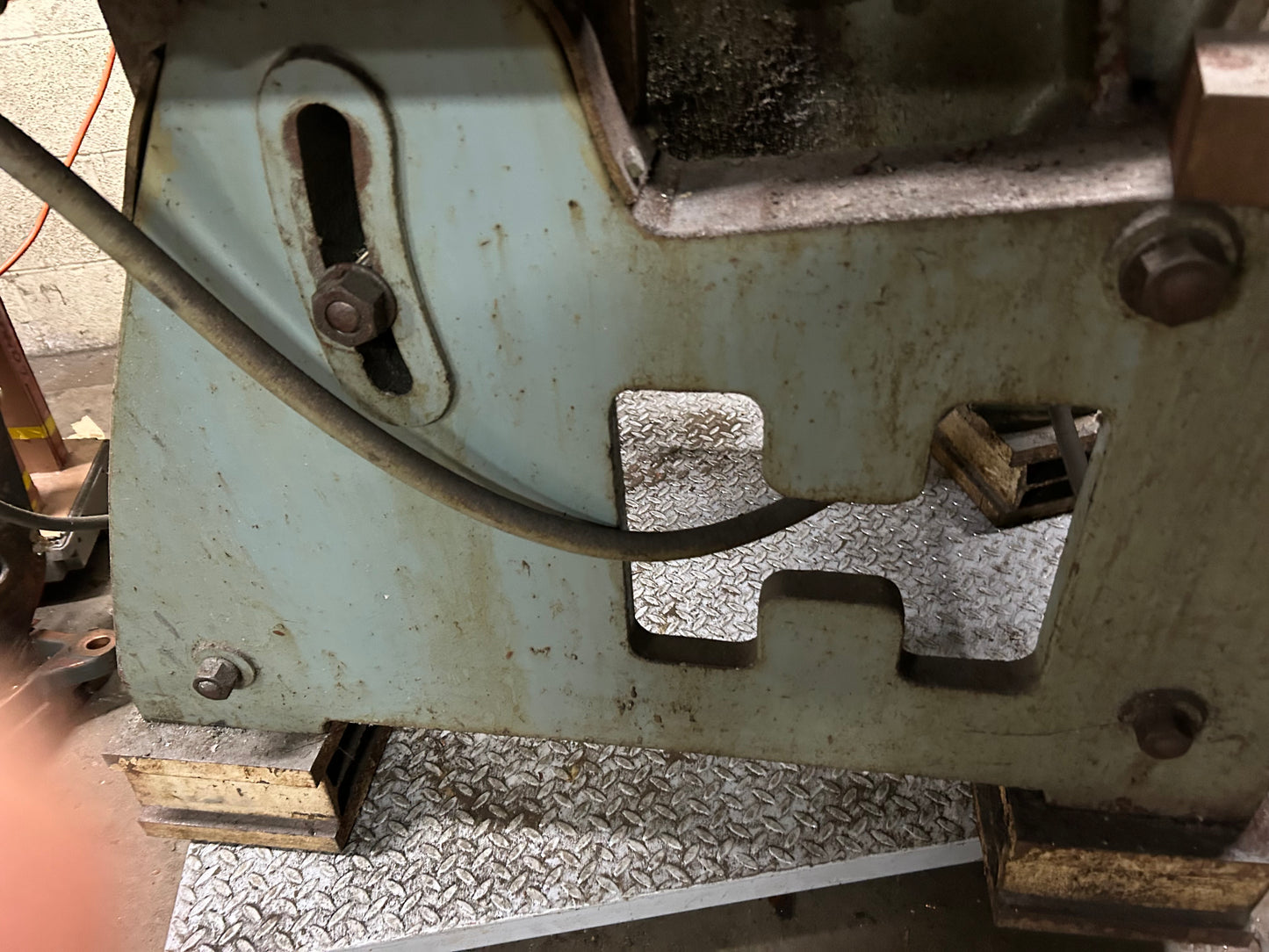 Pair of cast iron legs